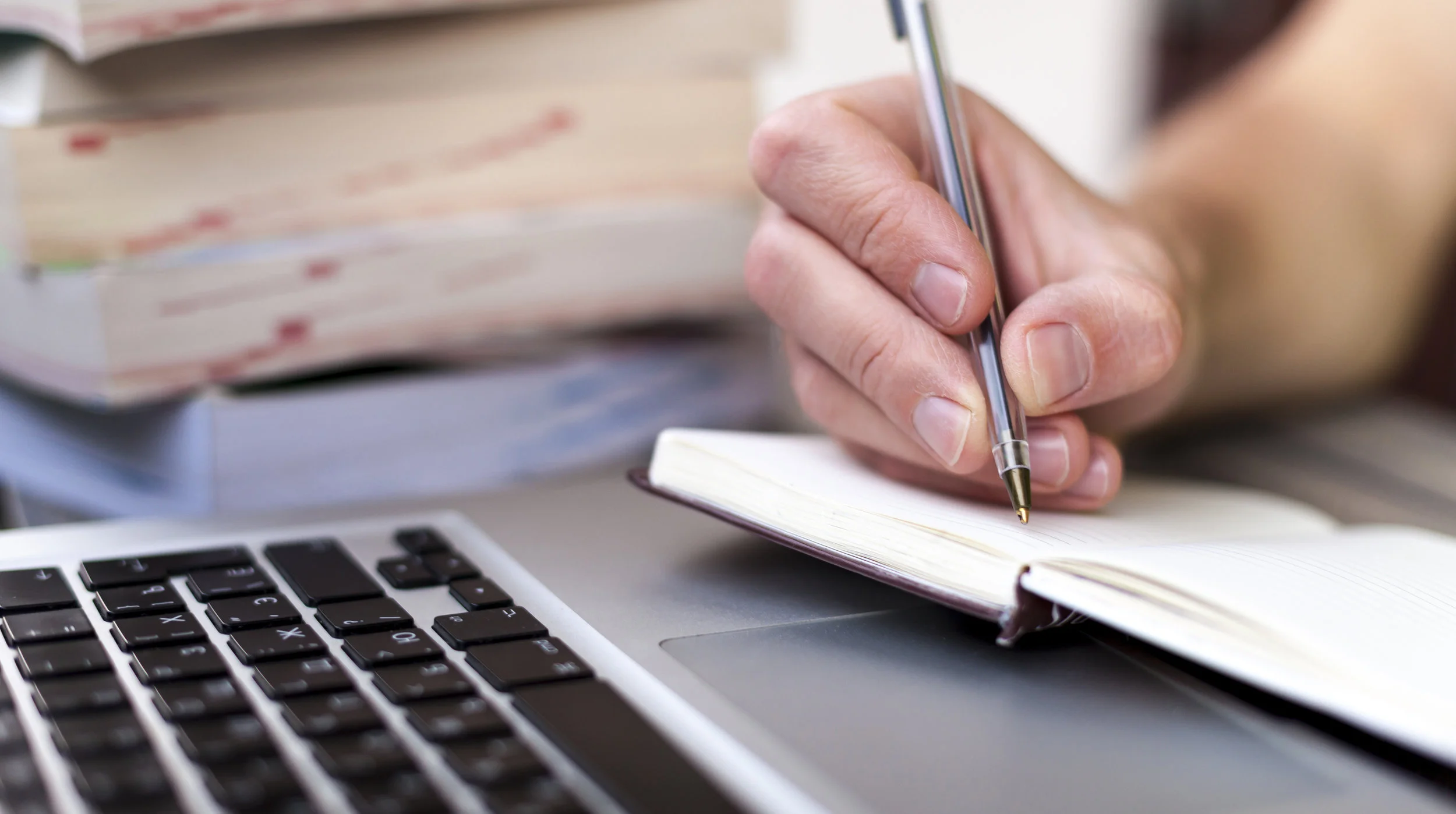 Revisión lingüística de originales